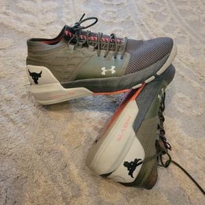 Work out shoes (run small)